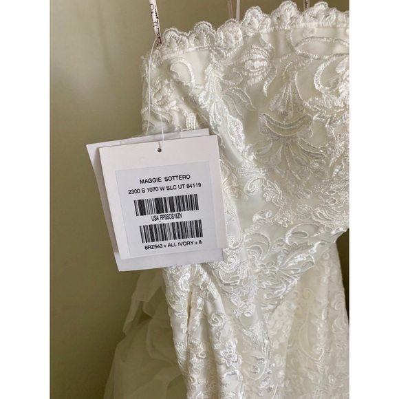 BRAND NEW Maggie Sottero wedding dress! - Picture 7 of 8